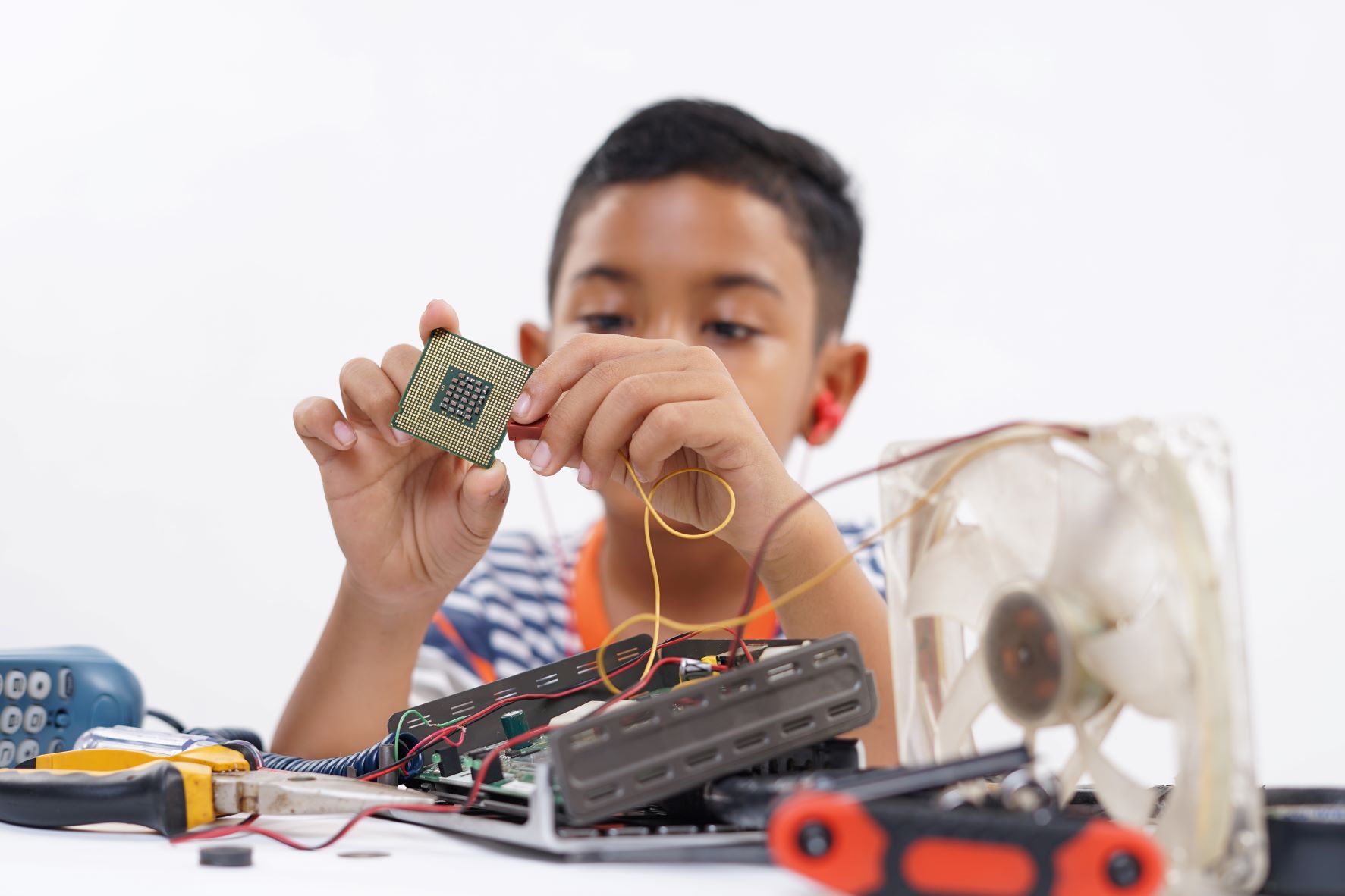 Science and Circuitry Camp - Guidepost Montessori at Sterling | Kids ...